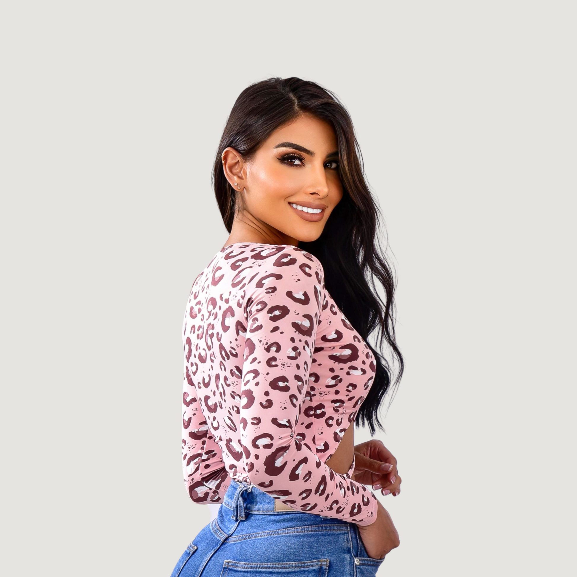 Long sleeve crop top- open neckline - Saida Fashion 