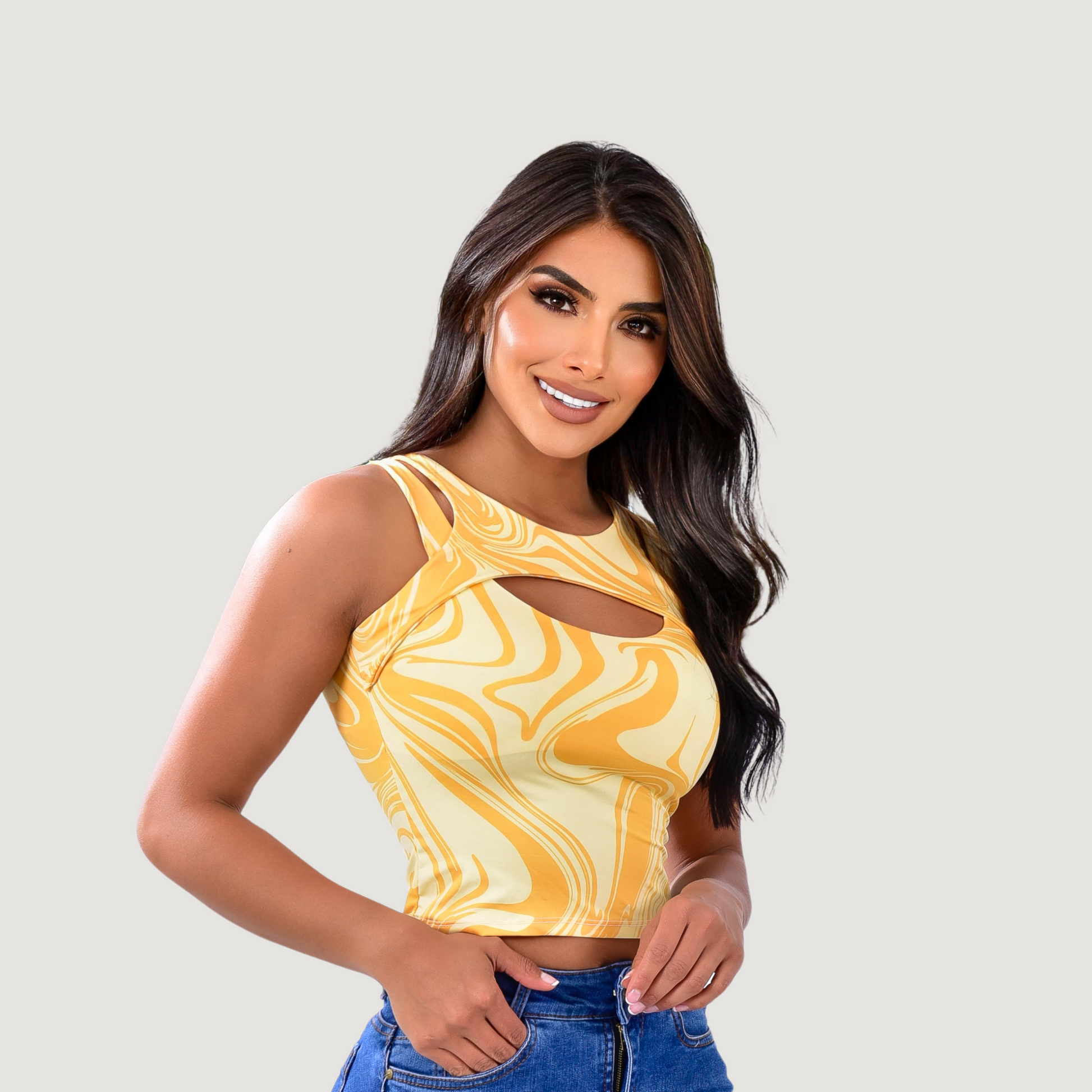 Cut out crop top with spandex material - Saida Fashion 
